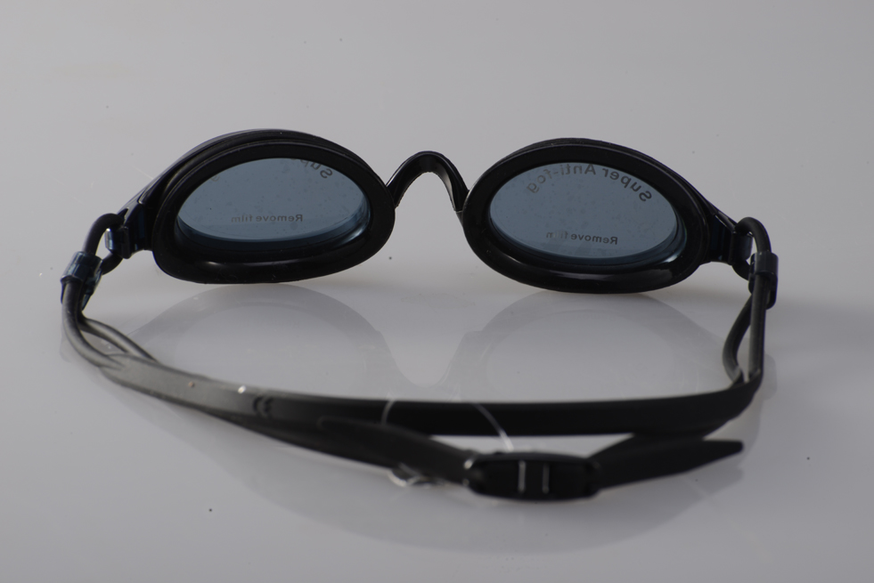 swim goggle