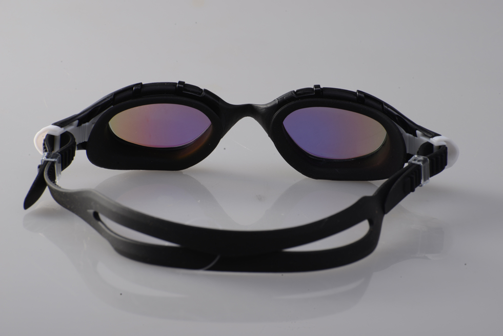 Rainbow coating swim goggle 