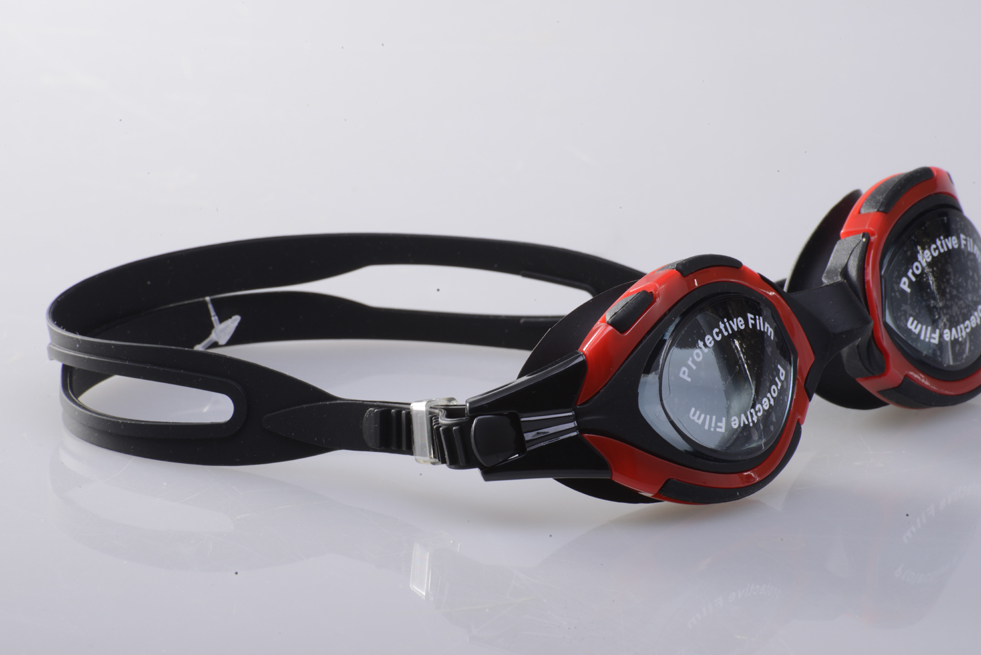 swim goggle