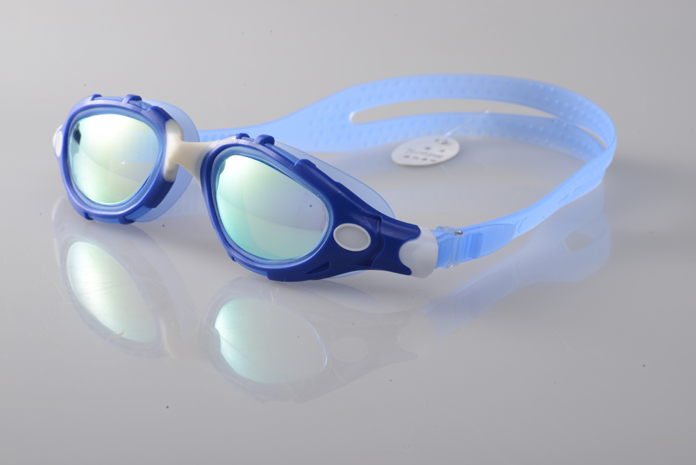 Rainbow coating swim goggle 