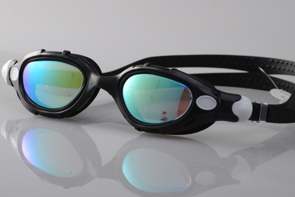 Rainbow coating swim goggle 